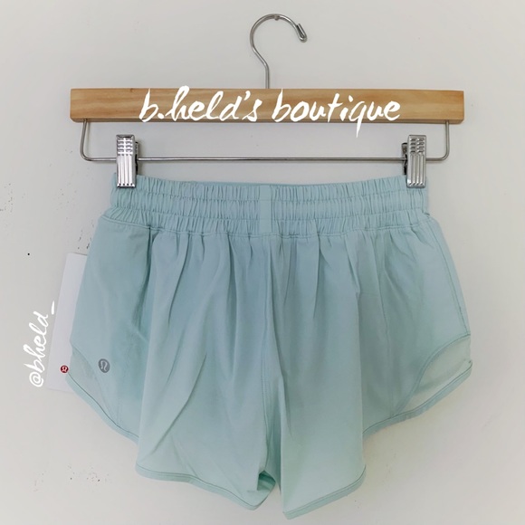 lululemon Hotty Hot Low-Rise Lined Short 2.5" in Delicate Mint Size 4 New NWT - Picture 9 of 12
